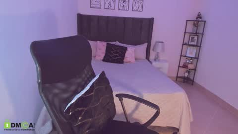 Snapshot of maite_kanes chatting on 09/11/25, 11:27 Maite online show from 09/11/25, 11:27