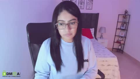 Snapshot of maite_kanes chatting on 10/25/25, 04:42 Maite online show from 10/25/25, 04:42