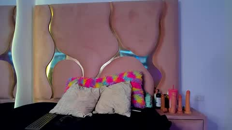 Snapshot of maiteht chatting on 02/22/25, 02:19 maite online show from 02/22/25, 02:19