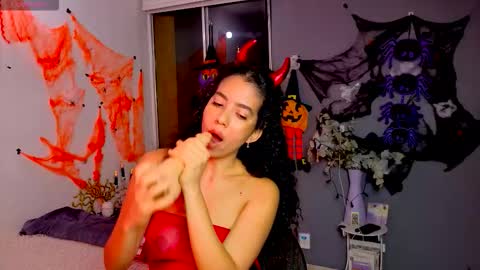   Lauu online show from 10/29/25, 12:46