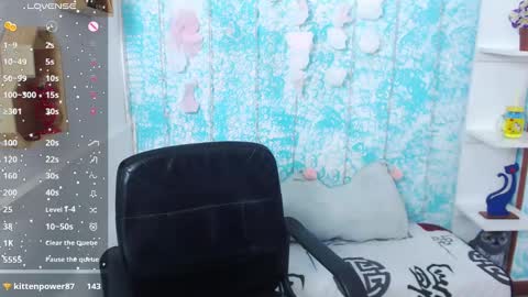 Snapshot of maja_bloom chatting on 01/25/25, 03:09 Maja online show from 01/25/25, 03:09