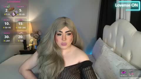Snapshot of majestydannaxx chatting on 04/27/26, 02:53 majestydannaxx online show from 04/27/26, 02:53