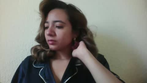 majo_gomezz online show from 10/22/25, 04:18