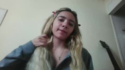majo_gomezz online show from 11/06/25, 05:47