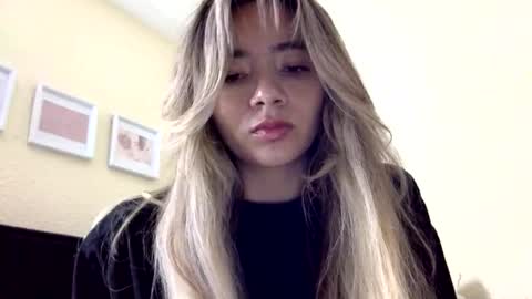 majo_gomezz online show from 04/04/26, 02:43