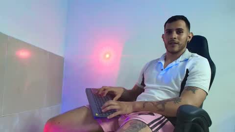 Snapshot of make_manson chatting on 10/07/25, 01:14 Make online show from 10/07/25, 01:14