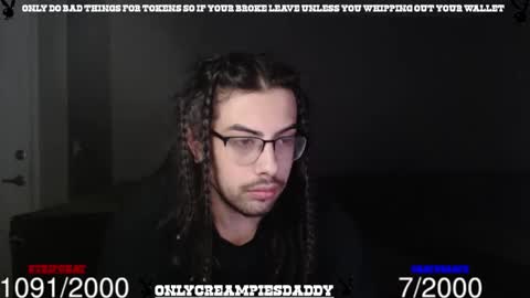 Snapshot of makeitraincreampiedaddy chatting on 05/28/26, 06:00 onlycreampiesdaddy online show from 05/28/26, 06:00