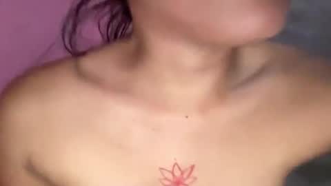 Snapshot of makemesquirt_xxx chatting on 05/14/26, 01:40 KEANA online show from 05/14/26, 01:40