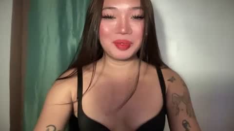 Snapshot of makemesquirt_xxx chatting on 05/29/26, 02:20 KEANA online show from 05/29/26, 02:20