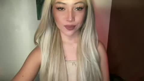 Snapshot of makemesquirt_xxx chatting on 06/01/26, 11:34 KEANA online show from 06/01/26, 11:34