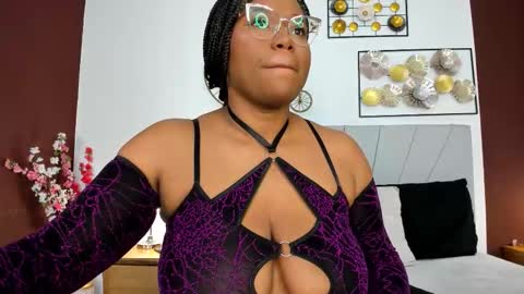 makena online show from 09/20/25, 03:51