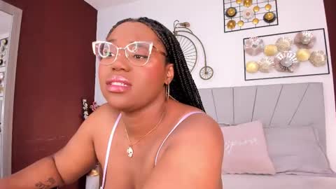 makena online show from 11/05/25, 03:17