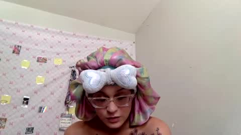 Snapshot of makeouthilldani chatting on 07/20/26, 11:29 hokulani online show from 07/20/26, 11:29