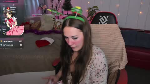 Snapshot of makima_lee chatting on 12/25/24, 07:45 Makima online show from 12/25/24, 07:45