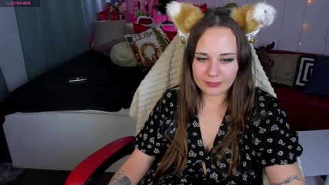 Snapshot of makima_lee chatting on 01/06/25, 05:49 Makima online show from 01/06/25, 05:49