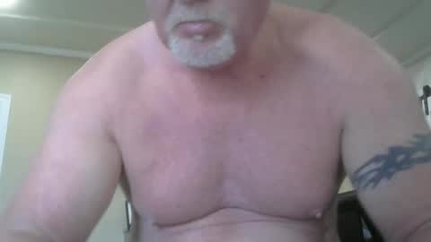 Snapshot of makinit0808 chatting on 05/28/26, 04:15 makinit0808 online show from 05/28/26, 04:15