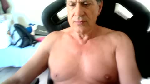 Snapshot of makis8989 chatting on 06/02/26, 06:04 makis8989 online show from 06/02/26, 06:04
