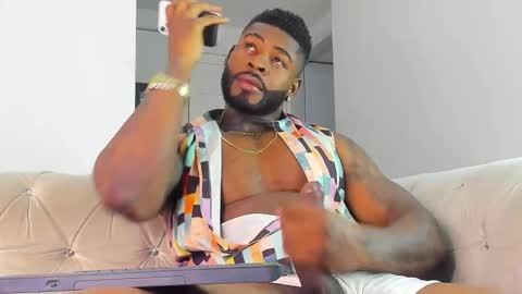 Makonnen online show from 11/01/25, 03:30