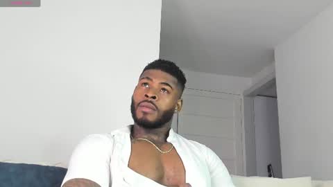 Snapshot of makonneen chatting on 06/11/26, 02:33 Makonnen online show from 06/11/26, 02:33