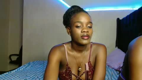 malani_malia online show from 11/13/25, 03:33