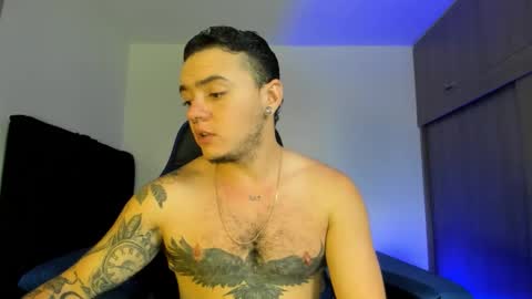 Snapshot of male_pussy chatting on 09/26/25, 05:28 ADAM online show from 09/26/25, 05:28