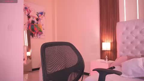 Snapshot of malejasaenz chatting on 06/29/26, 01:11 Alejandra Take domi control in 100 tkns 5 min. Dont miss my moans online show from 06/29/26, 01:11