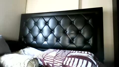 Snapshot of malekthick chatting on 06/15/26, 01:57 malekthick online show from 06/15/26, 01:57