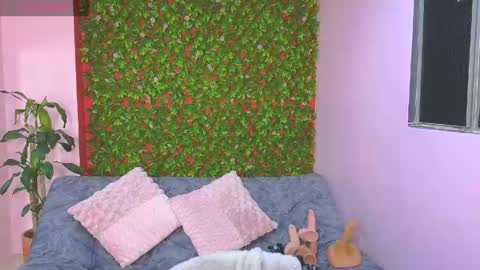 Snapshot of malen_fitnessmilf chatting on 04/30/26, 12:33 malen_fitnessmilf online show from 04/30/26, 12:33