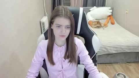 Malia online show from 09/19/25, 10:43