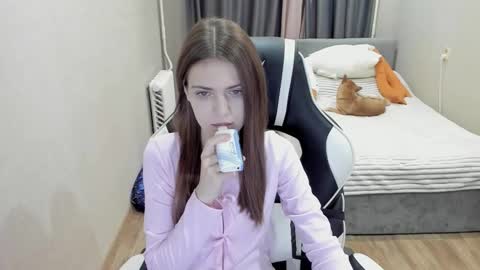 Malia online show from 10/16/25, 12:11