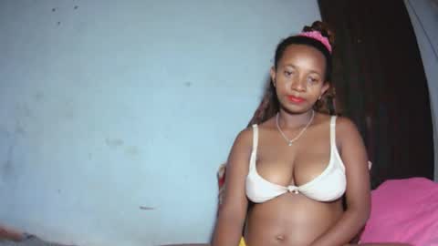 malinah01 online show from 09/29/25, 05:18