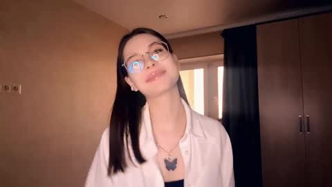 Phoebe online show from 06/08/26, 12:49