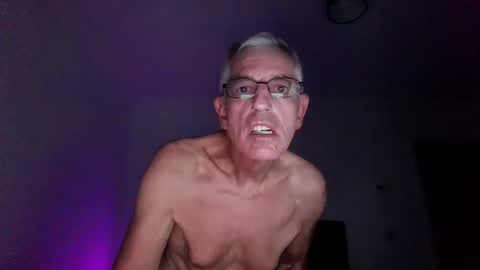 Snapshot of malkie55 chatting on 10/11/25, 08:07 malkie55 online show from 10/11/25, 08:07