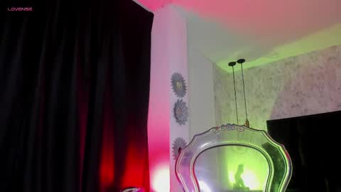 Snapshot of mallory_dietlinde chatting on 03/12/25, 09:44 mallory_dietlinde online show from 03/12/25, 09:44