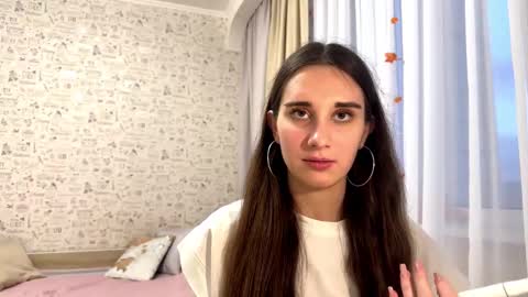 Snapshot of mallorydamann chatting on 11/20/25, 01:33 Lory online show from 11/20/25, 01:33