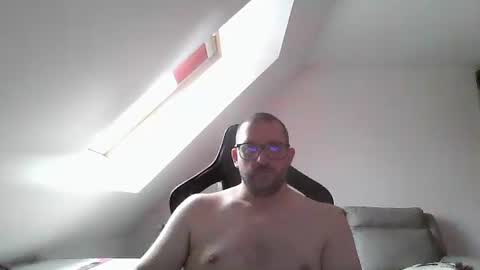 breton online show from 09/14/25, 08:46