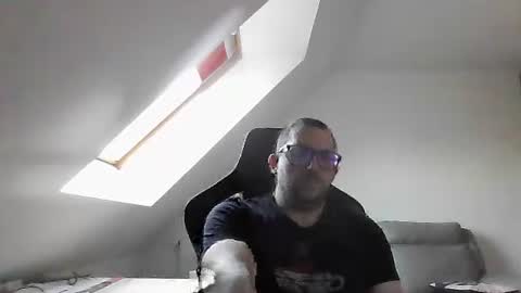 breton online show from 10/12/25, 07:29