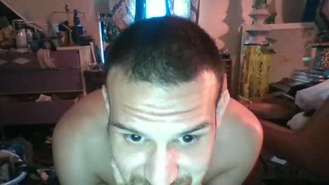 Snapshot of malovesik chatting on 06/19/26, 01:26 malovesik online show from 06/19/26, 01:26