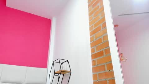 Snapshot of malu_horny_69 chatting on 12/20/24, 09:39 Melanie online show from 12/20/24, 09:39