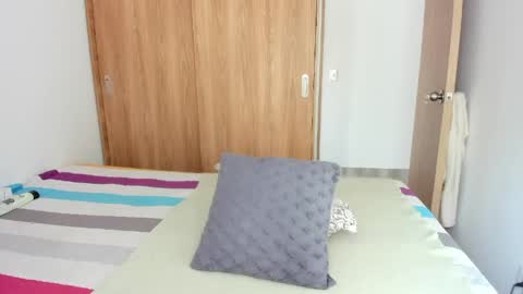 Snapshot of malucam_06 chatting on 04/28/26, 07:41 instagram nueela online show from 04/28/26, 07:41