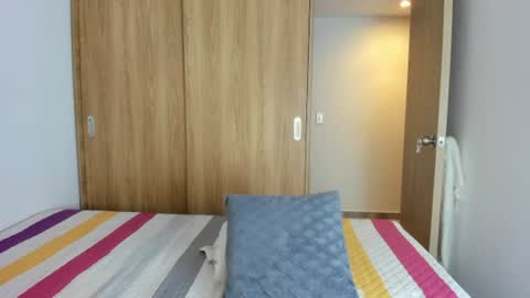 Snapshot of malucam_06 chatting on 06/22/26, 11:57 instagram nueela online show from 06/22/26, 11:57