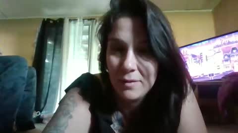 Snapshot of mamabear_papabear chatting on 05/24/26, 12:10 Elizabeth online show from 05/24/26, 12:10