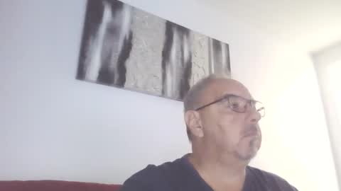 Snapshot of mambow99 chatting on 02/01/25, 08:26 OLDMANFREE online show from 02/01/25, 08:26