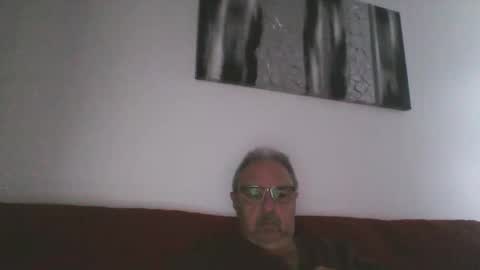 Snapshot of mambow99 chatting on 05/18/26, 05:30 OLDMANFREE online show from 05/18/26, 05:30