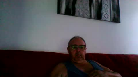 Snapshot of mambow99 chatting on 07/05/26, 06:15 OLDMANFREE online show from 07/05/26, 06:15