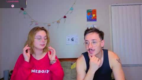 Snapshot of mamiclouds chatting on 10/25/25, 12:40 MamiCloudz online show from 10/25/25, 12:40