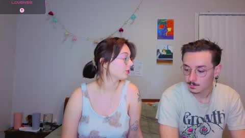 Snapshot of mamiclouds chatting on 11/09/25, 02:10 MamiCloudz online show from 11/09/25, 02:10