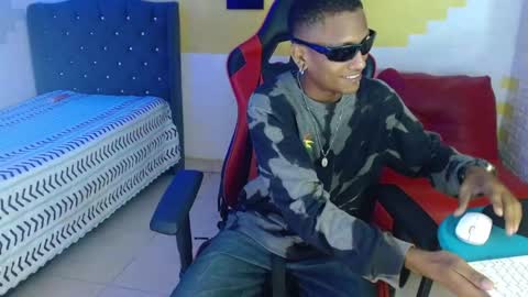 man_san11 online show from 10/28/25, 03:36