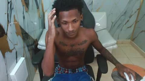 Snapshot of man_sant11 chatting on 04/29/26, 04:11 man_sant11 online show from 04/29/26, 04:11