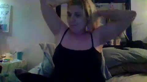 Snapshot of mandilube39 chatting on 02/14/25, 02:07 mindy22 online show from 02/14/25, 02:07